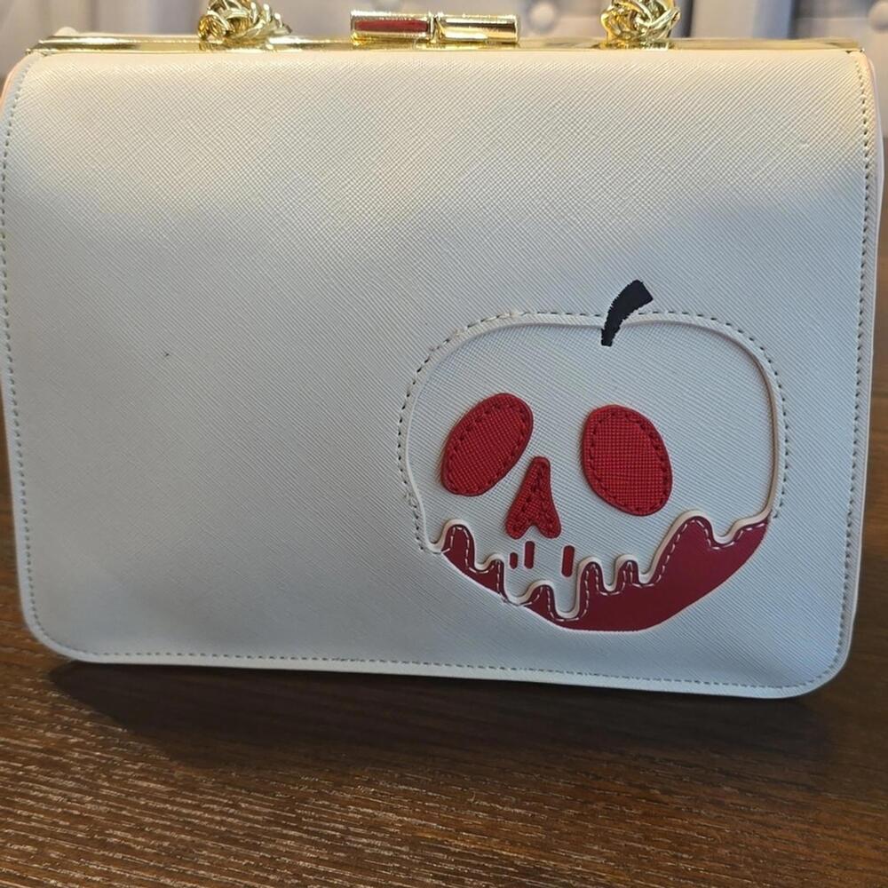 Loungefly X Disney Snow White Poison Apple Villains Handbag - Picture 4 of 10